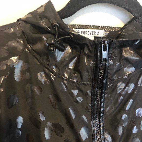 Black print athleisure jacket - Picture 2 of 4
